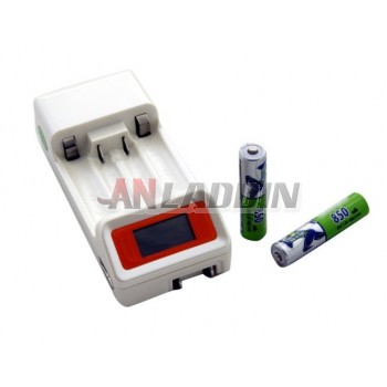 AAA 850 mA rechargeable battery kit with display screen