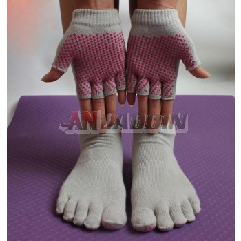 Antibacterial yoga toe socks + yoga gloves