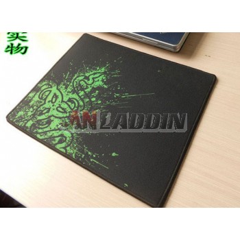 Lock side gaming mouse pad
