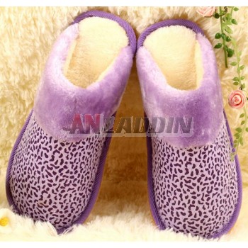 Small leopard grain plush slippers