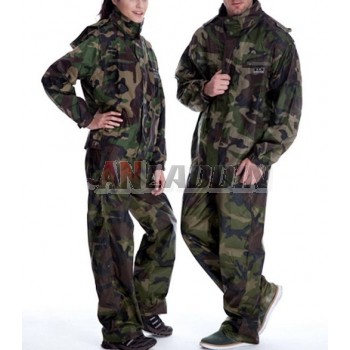 Split design camouflage raincoat