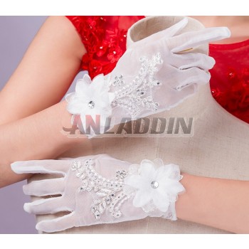 White flowers bridal tulle gloves