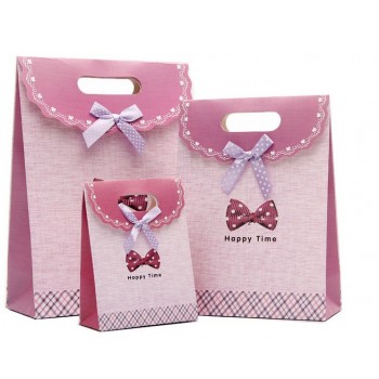 Creative clamshell gift bag