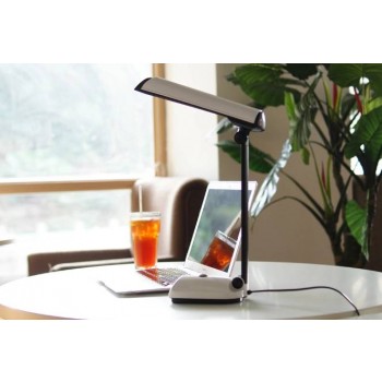 Eye protection desk lamp