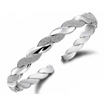 Lingering bracelet in sterling silver