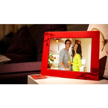 Red Slim 8 inch Digital Photo Frame