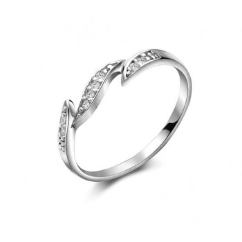 Simple and lovely ring in sterling silver