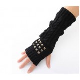 Fashionable man half fingerless woolen gloves