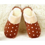 Indoor dots plush slippers