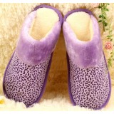 Small leopard grain plush slippers