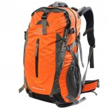 Universal 40L mountaineering backpack with rain cover