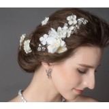 White flowers bridal hair accessories